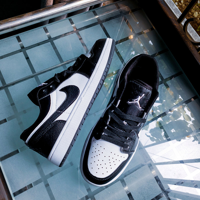 Dunk Low Pandas